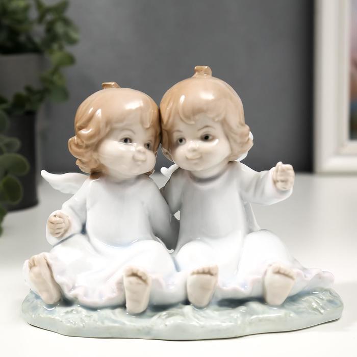 Сувенир керамика "Два ангелочка на полянке" цветной 12х11х16 см 
Сувенир керамика "Два ангелочка на полянке" цветной 12х11х16 см