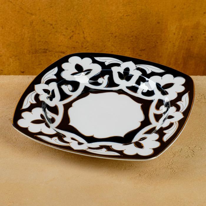 Тарелка квадратная Пахта в золоте 21,5см
Тарелка квадратная Пахта в золоте 21,5см