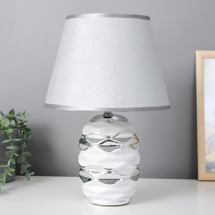 Лампа настольная 16425/1WT E14 40Вт серый 22х22х36 см
Лампа настольная 16425/1WT E14 40Вт серый 22х22х36 см