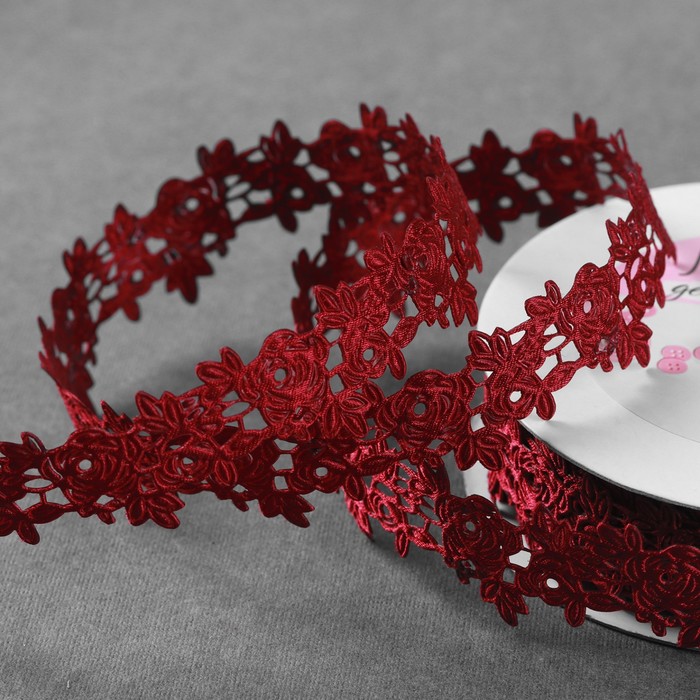 Лента фигурная «Розы», 25 мм, 9 ± 0,5 м, цвет бордовый
Лента фигурная «Розы», 25 мм, 9 ± 0,5 м, цвет бордовый