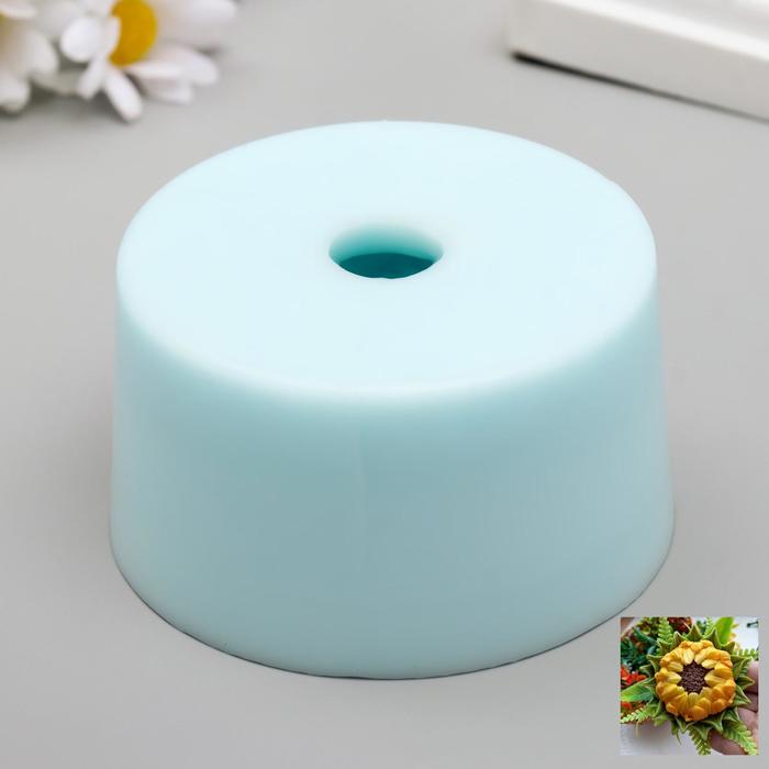 Силиконовая форма «Бутон подсолнуха» диаметр 6 см высота 4,5 см вес в мыле 35 грамм
Силиконовая форма «Бутон подсолнуха» диаметр 6 см высота 4,5 см вес в мыле 35 грамм