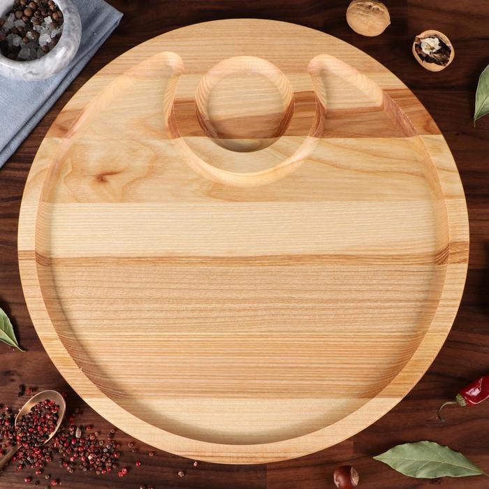 Тарелка-доска для закусок и нарезки, с соусником 40 см, массив ясеня
Тарелка-доска для закусок и нарезки, с соусником 40 см, массив ясеня