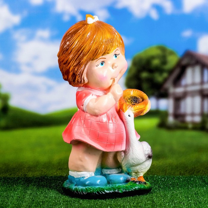 Садовая фигура "Девочка с гусем" 48х25см МИКС
Садовая фигура "Девочка с гусем" 48х25см МИКС