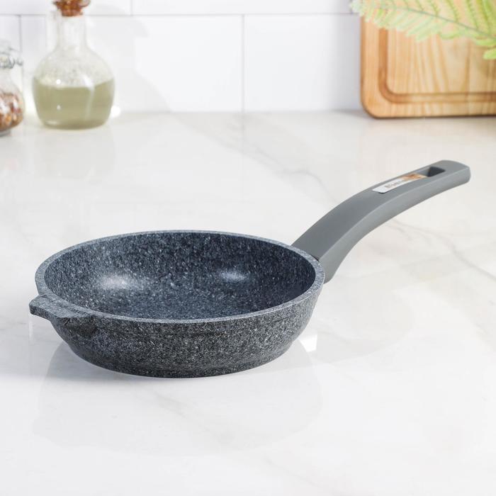 Сковорода Premium, d=18 см, цвет серый
Сковорода Premium, d=18 см, цвет серый