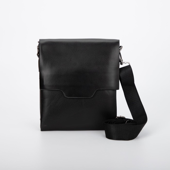 Сумка мужская, отдел на молнии, длинный ремень, цвет чёрный
Сумка мужская, отдел на молнии, длинный ремень, цвет чёрный