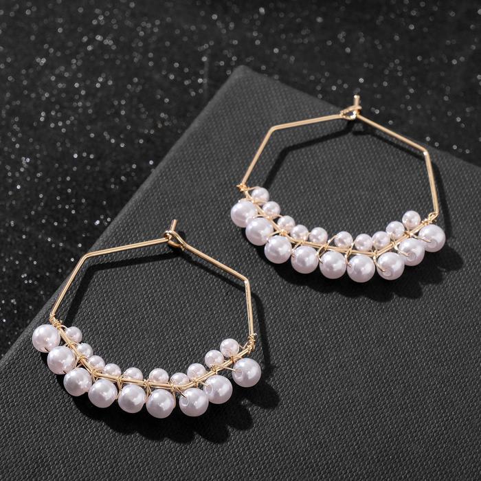 Серьги-кольца "Карелия" многоугольники с бусинами, цвет белый в золоте, d=4.5 
Серьги-кольца "Карелия" многоугольники с бусинами, цвет белый в золоте, d=4.5