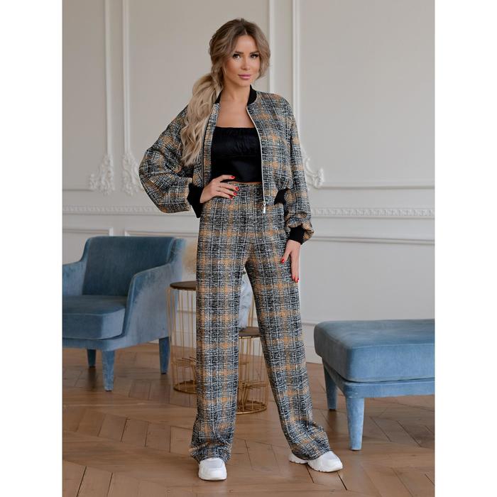 Костюм женский, размер 42-44
Костюм женский, размер 42-44