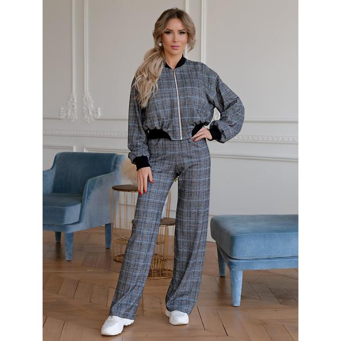 Костюм женский, размер 42-44 
Костюм женский, размер 42-44