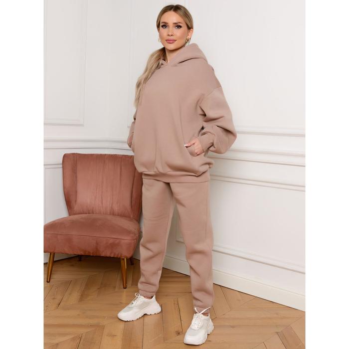 Костюм женский, размер 42-44
Костюм женский, размер 42-44