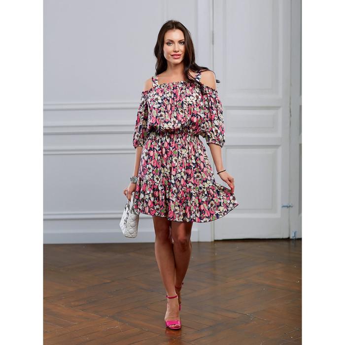 Платье женское, размер 42
Платье женское, размер 42