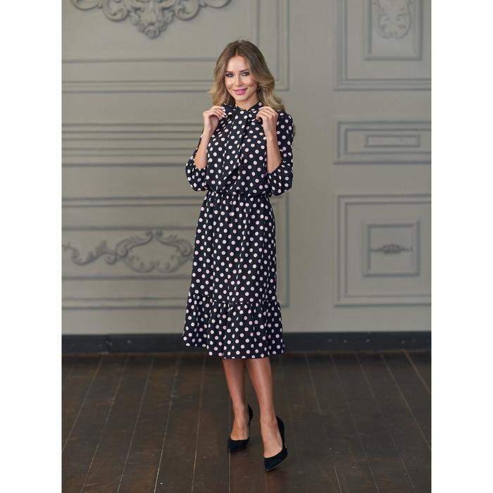 Платье женское, размер 48
Платье женское, размер 48