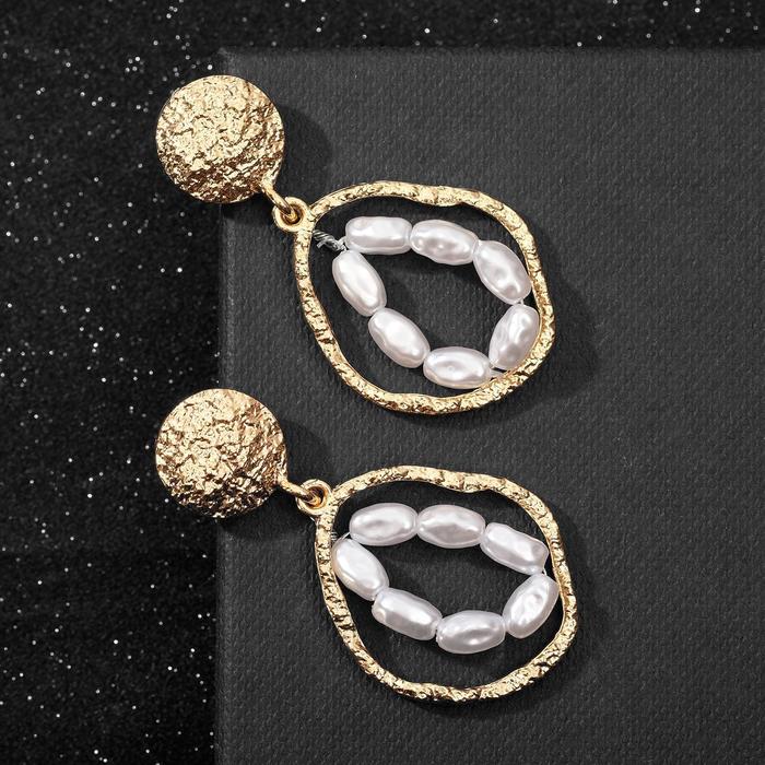 Серьги с жемчугом "Атмосфера" неровные капли, цвет белый в золоте
Серьги с жемчугом "Атмосфера" неровные капли, цвет белый в золоте