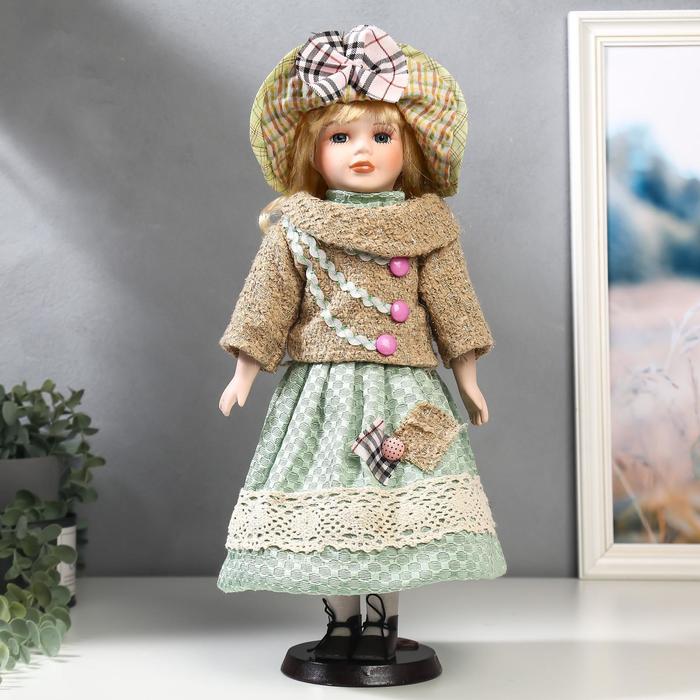 Кукла коллекционная керамика "Блондинка с кудрями, в зелёном свитере с тесьмой" 40 см
Кукла коллекционная керамика "Блондинка с кудрями, в зелёном свитере с тесьмой" 40 см