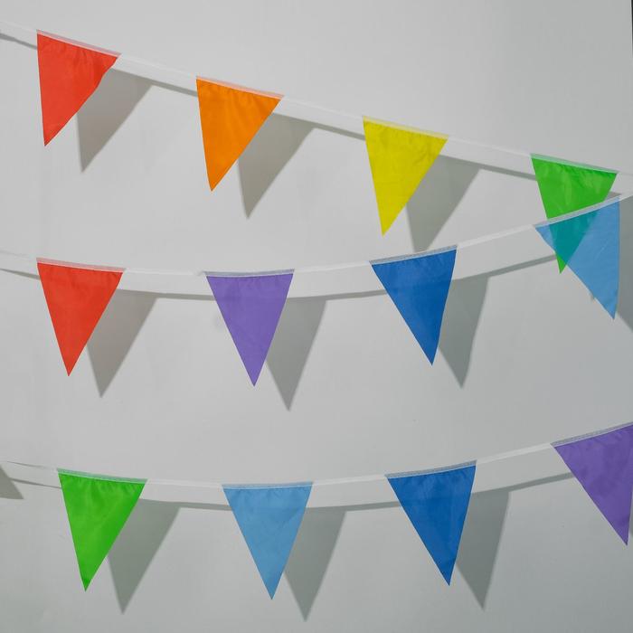 Гирлянда флажная "Треугольник" разноцветная, 5 м., расстояние между флажками 15 см
Гирлянда флажная "Треугольник" разноцветная, 5 м., расстояние между флажками 15 см