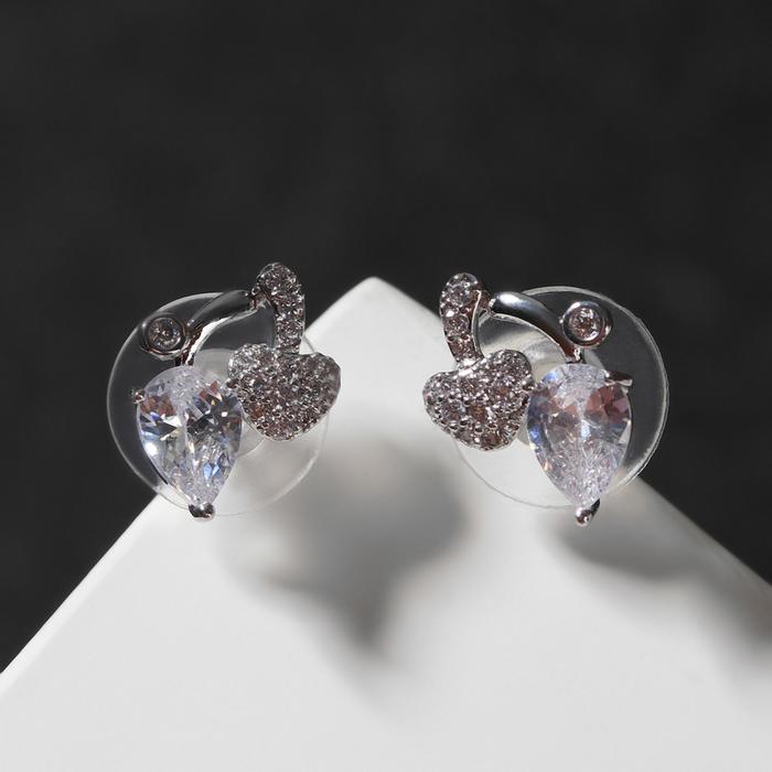 Серьги со стразами "Цветочек" мини, цвет белый в серебре
Серьги со стразами "Цветочек" мини, цвет белый в серебре