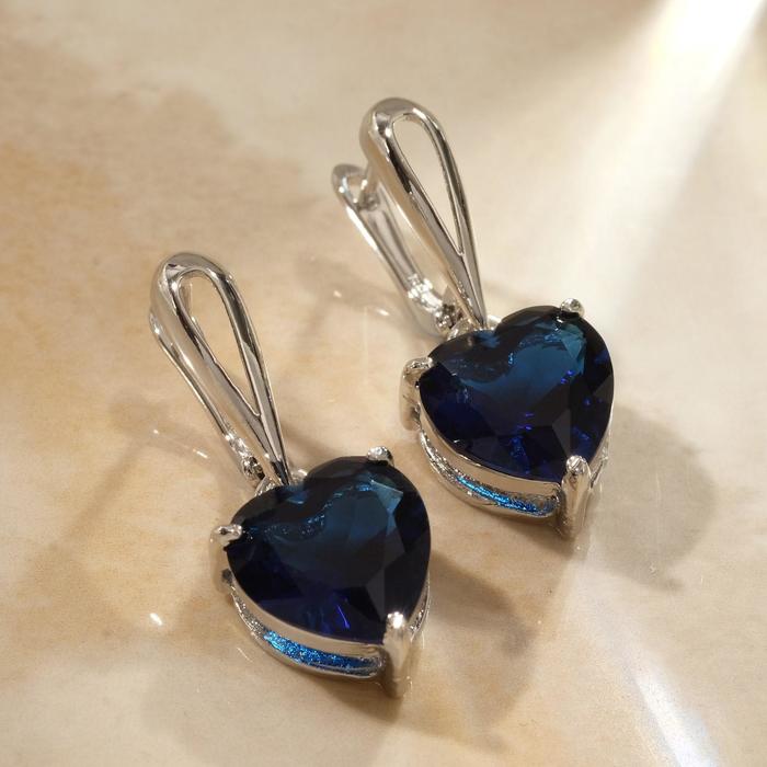 Серьги со стразами "Циркония" сердечко, цвет тёмно-синий в серебре 
Серьги со стразами "Циркония" сердечко, цвет тёмно-синий в серебре