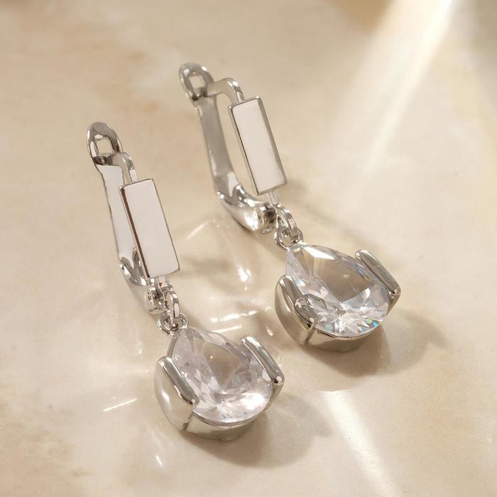 Серьги со стразами "Циркония" сосуд, цвет белый в серебре
Серьги со стразами "Циркония" сосуд, цвет белый в серебре