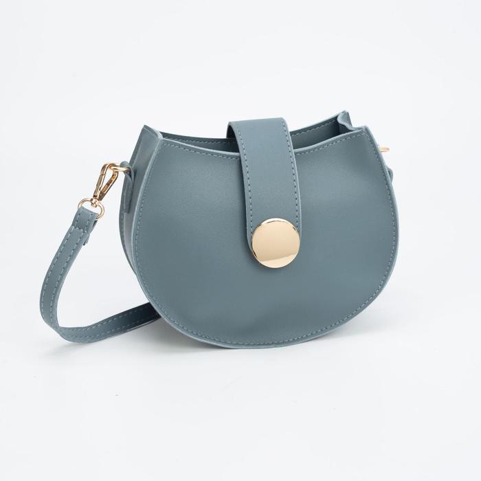 Сумка женская, отдел на клапане, длинный ремень, цвет голубой
Сумка женская, отдел на клапане, длинный ремень, цвет голубой