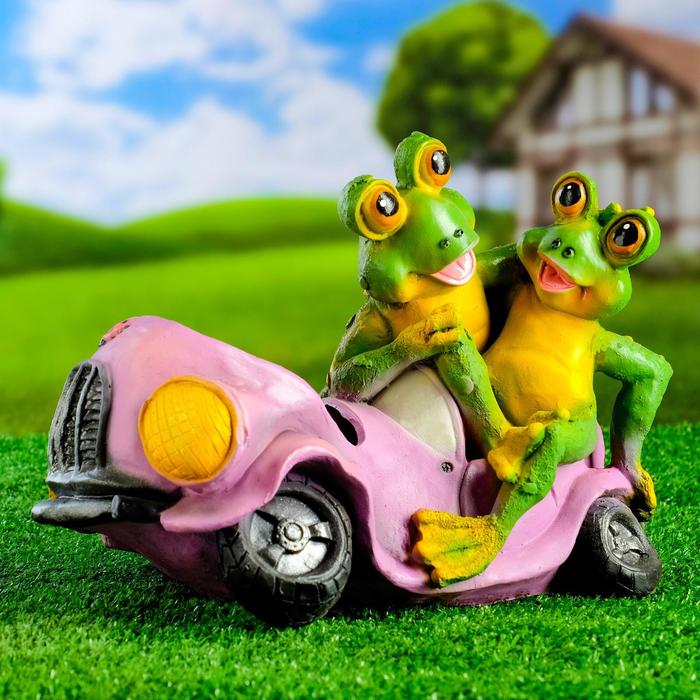Фигурное кашпо "Лягушки на автомобиле" 24х30х21см
Фигурное кашпо "Лягушки на автомобиле" 24х30х21см