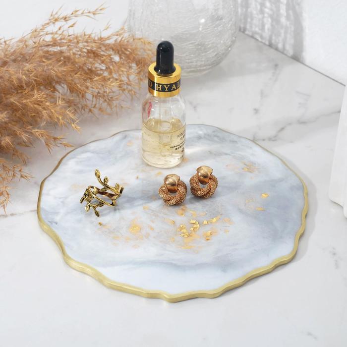 Интерьерная подставка "Жеода", цвет белый, d = 17 см
Интерьерная подставка "Жеода", цвет белый, d = 17 см