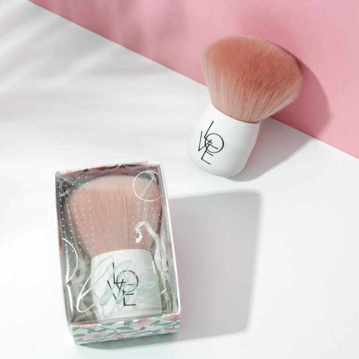 Кисть для макияжа With Love, 8 см
Кисть для макияжа With Love, 8 см