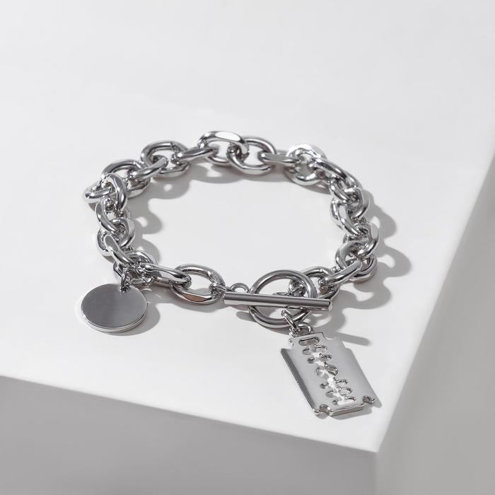 Браслет "Цепь" лезвие и подвеска, цвет серый ,L=20см
Браслет "Цепь" лезвие и подвеска, цвет серый ,L=20см