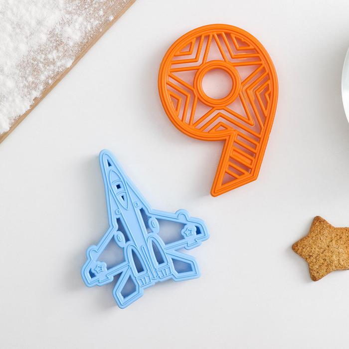 Набор форм для печенья и пряников Леденцовая фабрика «Девятка и Самолет», 10,3×7,5×1,5 см, 10×8,5×1,5 см
Набор форм для печенья и пряников Леденцовая фабрика «Девятка и Самолет», 10,3×7,5×1,5 см, 10×8,5×1,5 см