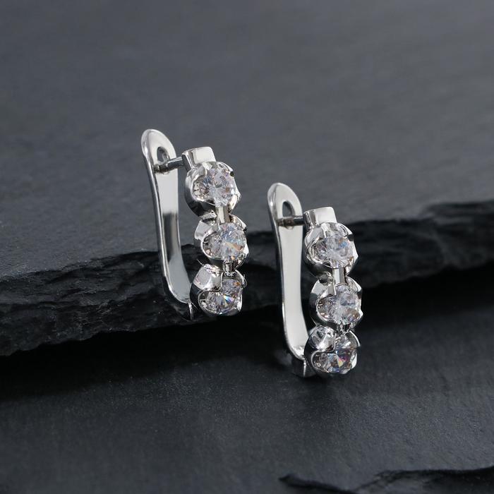 Серьги со стразами "Магия" дорожка, трио, цвет белый в серебре
Серьги со стразами "Магия" дорожка, трио, цвет белый в серебре