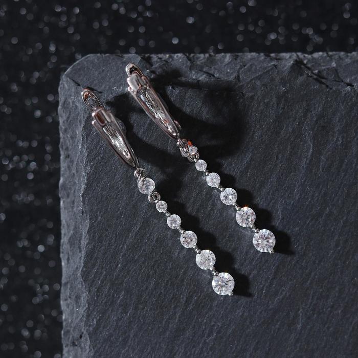 Серьги со стразами "Дорожка" без огранки, цвет белый в серебре
Серьги со стразами "Дорожка" без огранки, цвет белый в серебре