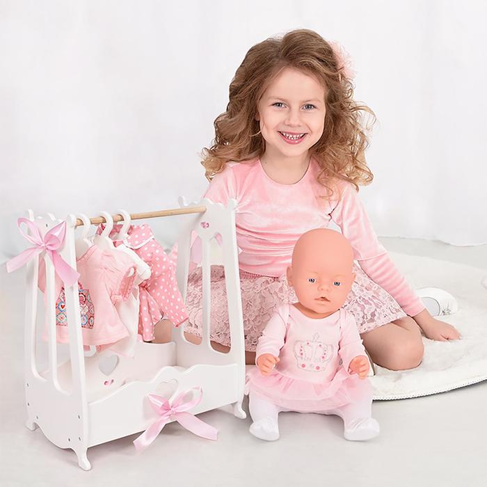 Вешалка для кукольной одежды (шкаф цвет белый) коллекции Diamond Princess 
Вешалка для кукольной одежды (шкаф цвет белый) коллекции Diamond Princess