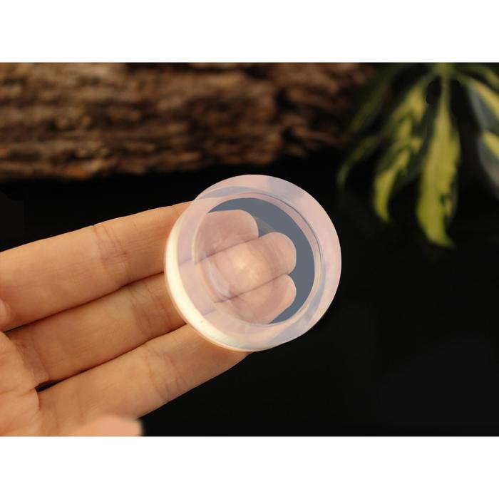 Силиконовый молд круглой линзы, Л-9, d-36 мм, h-7 мм 
Силиконовый молд круглой линзы, Л-9, d-36 мм, h-7 мм