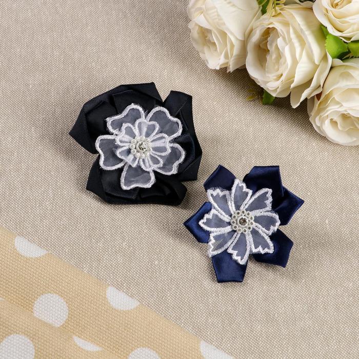 Бант для девочек с резинкой "Ева", 7 см, белый с синим, микс
Бант для девочек с резинкой "Ева", 7 см, белый с синим, микс