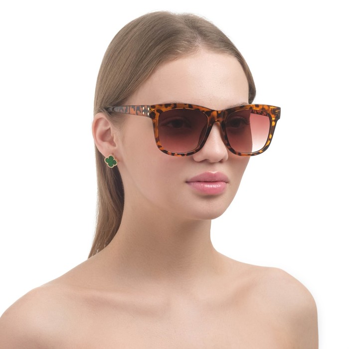 Очки солнцезащитные "Мастер К." UV 400, линза 6х5.5 см, ширина 15 см, дужка 15.5 см
Очки солнцезащитные "Мастер К." UV 400, линза 6х5.5 см, ширина 15 см, дужка 15.5 см