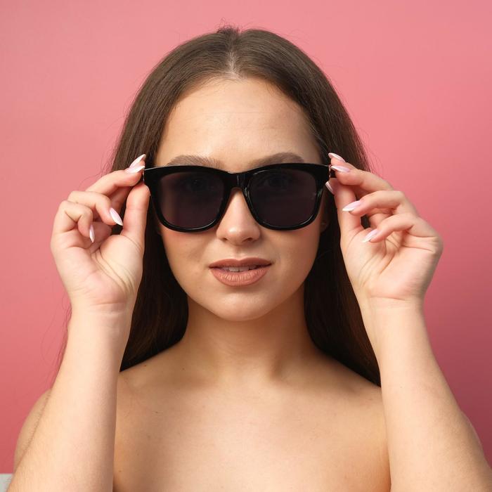 Очки солнцезащитные "Мастер К." UV 400, линза 6х5.5 см, ширина 15 см, дужка 15.5 см
Очки солнцезащитные "Мастер К." UV 400, линза 6х5.5 см, ширина 15 см, дужка 15.5 см