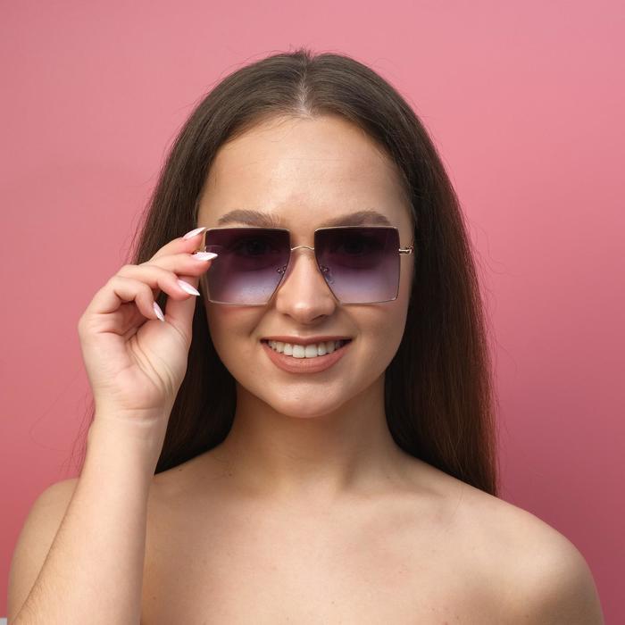 Очки солнцезащитные "Мастер К", uv 400, линза 5.2х5.5 см, ширина 14 см, дужка 15 см
Очки солнцезащитные "Мастер К", uv 400, линза 5.2х5.5 см, ширина 14 см, дужка 15 см