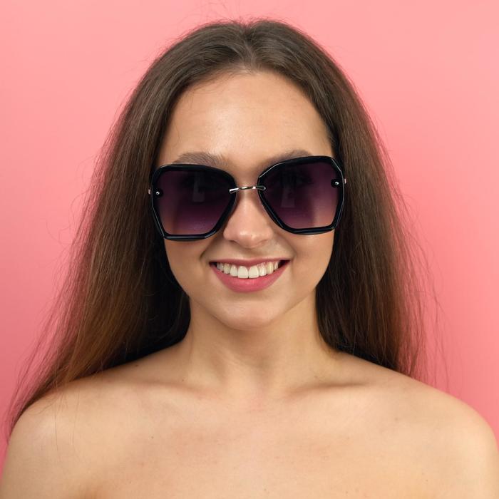 Очки солнцезащитные, UV 400, линза 6х6.5 см, ширина 14.5 см, дужка 15 см
Очки солнцезащитные, UV 400, линза 6х6.5 см, ширина 14.5 см, дужка 15 см