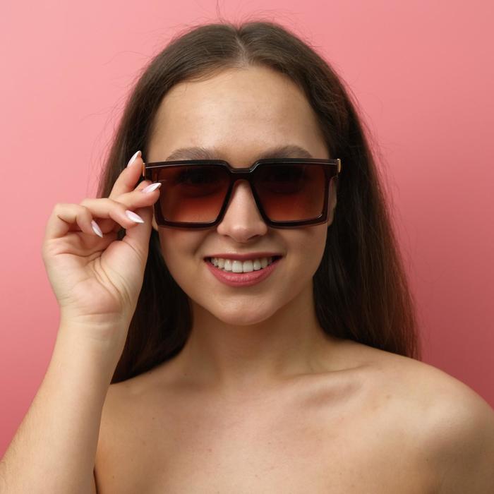 Очки солнцезащитные, UV 400, линза 5.5х6 см, ширина 14.5 см, дужка 15 см
Очки солнцезащитные, UV 400, линза 5.5х6 см, ширина 14.5 см, дужка 15 см