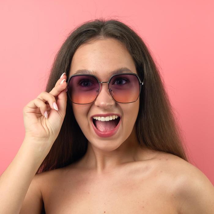 Очки солнцезащитные "Мастер К.", UV400, линза 5.8х6 см, ширина 14.5 см, дужка 15 см
Очки солнцезащитные "Мастер К.", UV400, линза 5.8х6 см, ширина 14.5 см, дужка 15 см