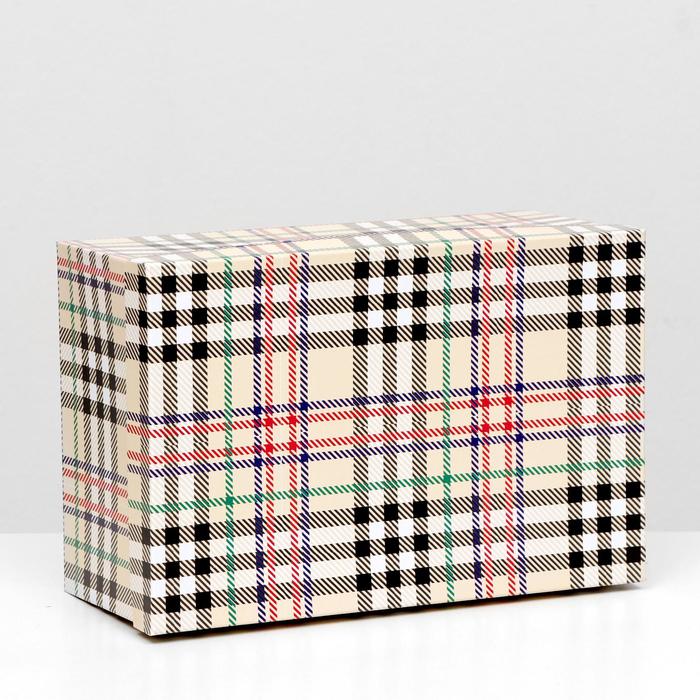 Подарочная коробка "Клетка", 30,5 х 20 х 13 см
Подарочная коробка "Клетка", 30,5 х 20 х 13 см