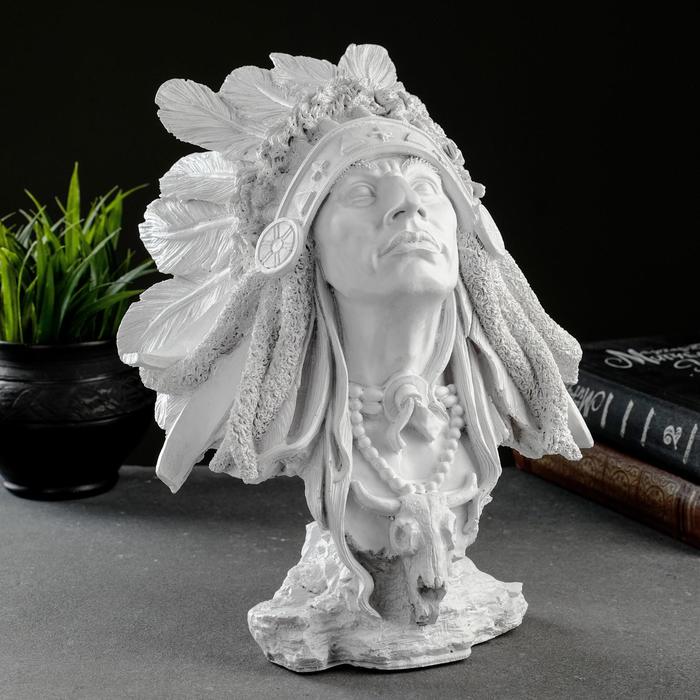 Фигура "Вождь" белая, 15х20х27см
Фигура "Вождь" белая, 15х20х27см