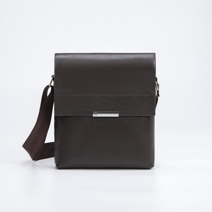 Планшет мужской на молнии, наружный карман, длинный ремень, цвет коричневый
Планшет мужской на молнии, наружный карман, длинный ремень, цвет коричневый