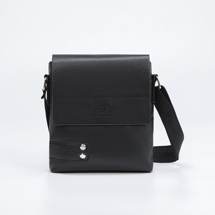 Планшет мужской на молнии, наружный карман, длинный ремень, цвет чёрный
Планшет мужской на молнии, наружный карман, длинный ремень, цвет чёрный