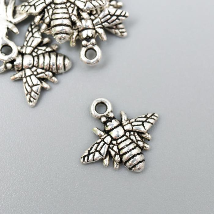 Подвеска "Пчелка", цвет серебро 1х1 см
Подвеска "Пчелка", цвет серебро 1х1 см