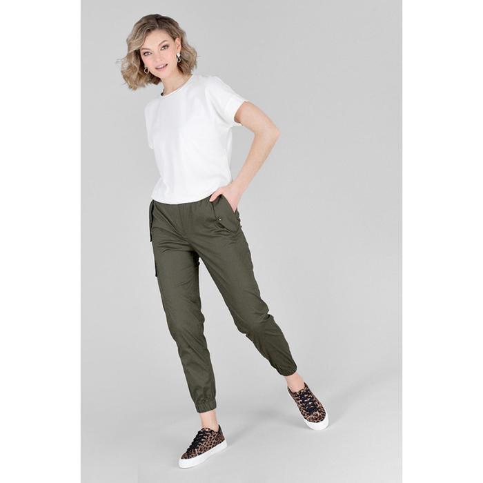 Брюки женские, размер 44
Брюки женские, размер 44