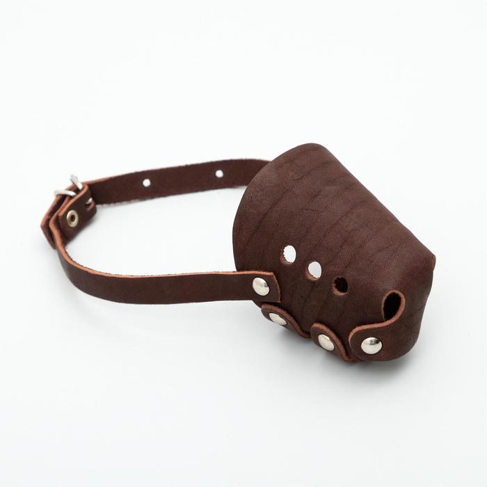 Намордник вырубной (сплошной) №1, (длина по носу 6 см, обхват морды 18 см), коричневый 
Намордник вырубной (сплошной) №1, (длина по носу 6 см, обхват морды 18 см), коричневый