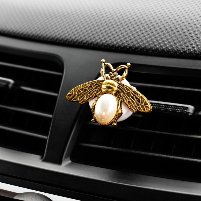 Украшение в дефлектор автомобиля "Жук"
Украшение в дефлектор автомобиля "Жук"