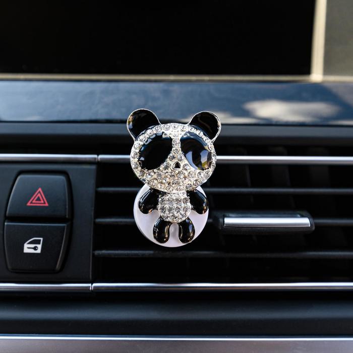 Украшение в дефлектор автомобиля "Панда"
Украшение в дефлектор автомобиля "Панда"