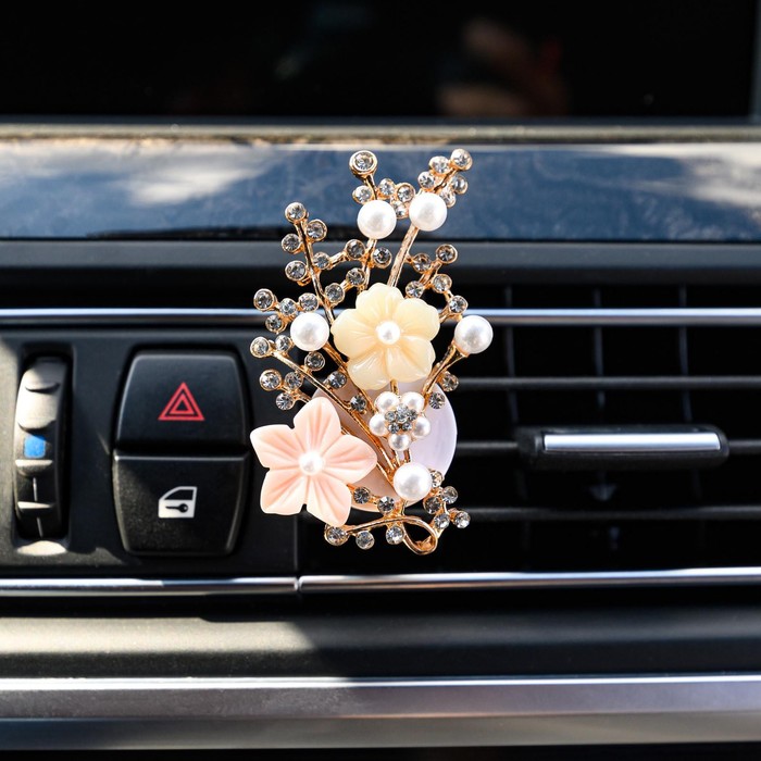 Украшение в дефлектор автомобиля "Сакура"
Украшение в дефлектор автомобиля "Сакура"