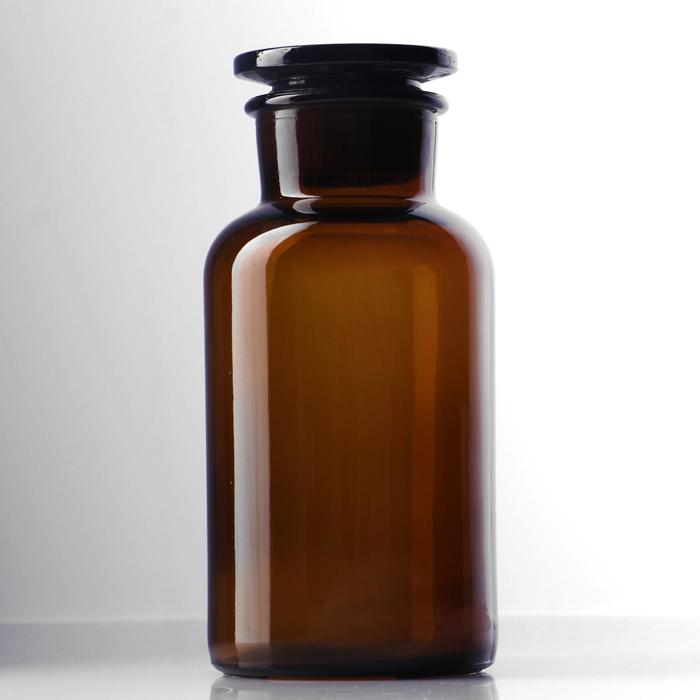 Склянки для реактивов из темного стекла с широкой горловиной и притертой пробкой 500 мл 
Склянки для реактивов из темного стекла с широкой горловиной и притертой пробкой 500 мл