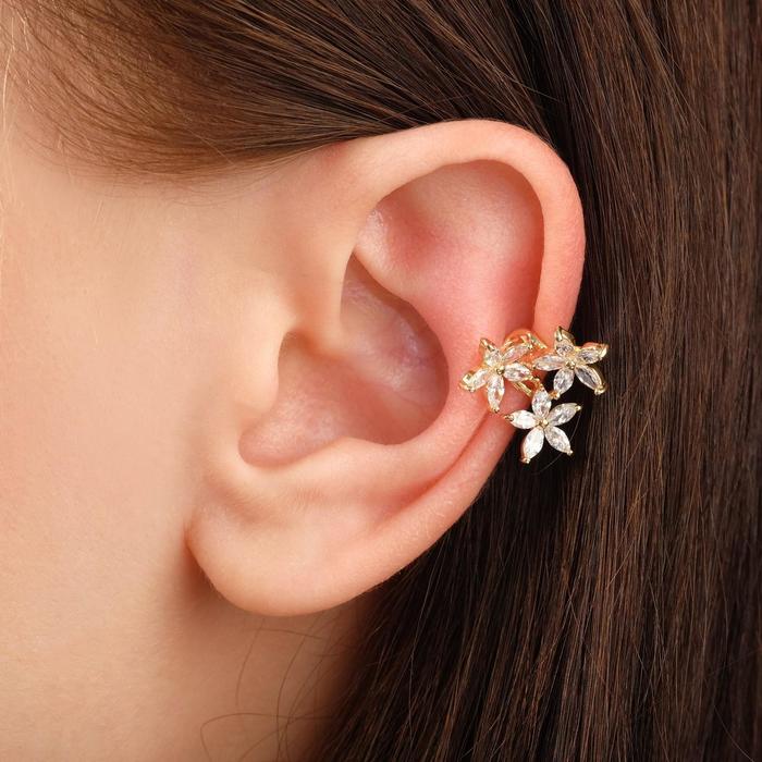 Серьга "Каффа" три цветка, цвет белый в золоте 
Серьга "Каффа" три цветка, цвет белый в золоте